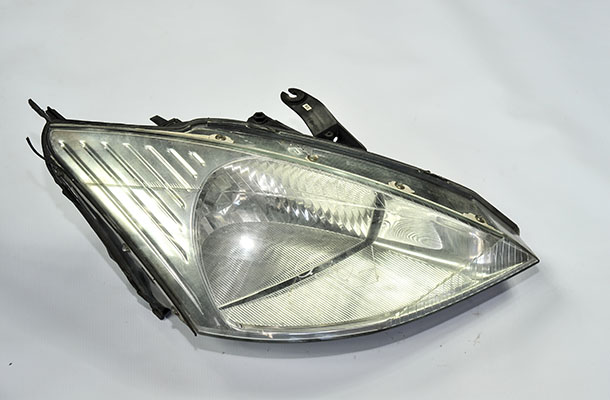 ford cıkma yedek focus 1 sag far